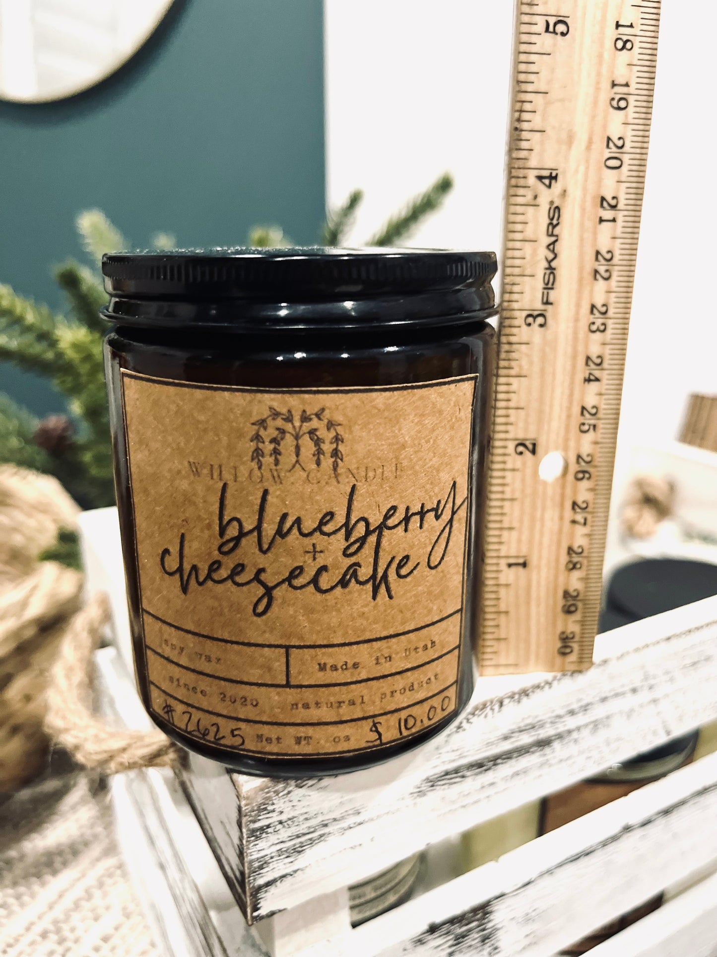 8 oz blueberry cheesecake,  amber jar, soy wax, wood wick candle
