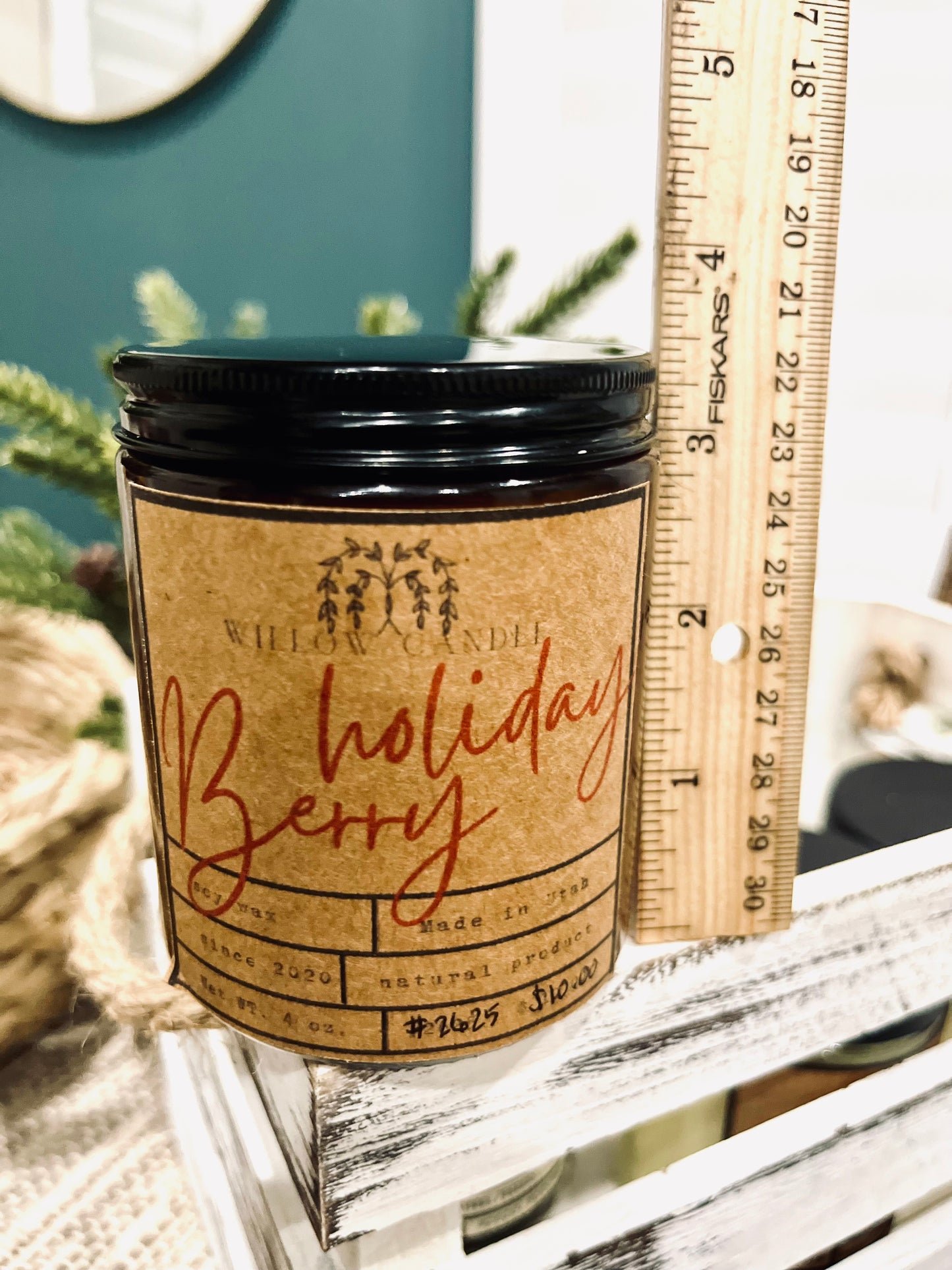 8 oz Holiday berry soy wax candle in an amber jar. Crackling wood wick.